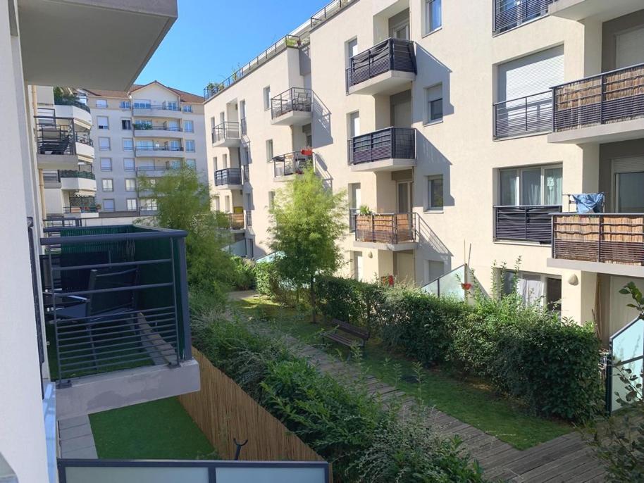 Beau Studio Tout Confort Au Calme Avec Parking . Apartment Villeurbanne Exterior photo