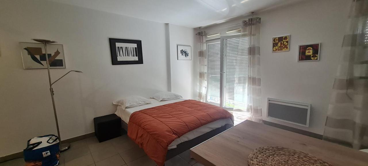 Beau Studio Tout Confort Au Calme Avec Parking . Apartment Villeurbanne Exterior photo